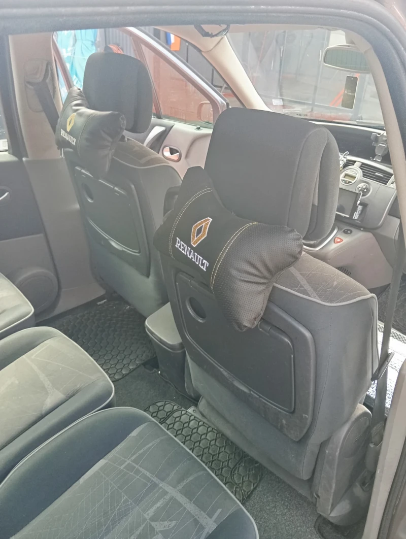 Renault Scenic 1.5dci, снимка 10 - Автомобили и джипове - 53142892