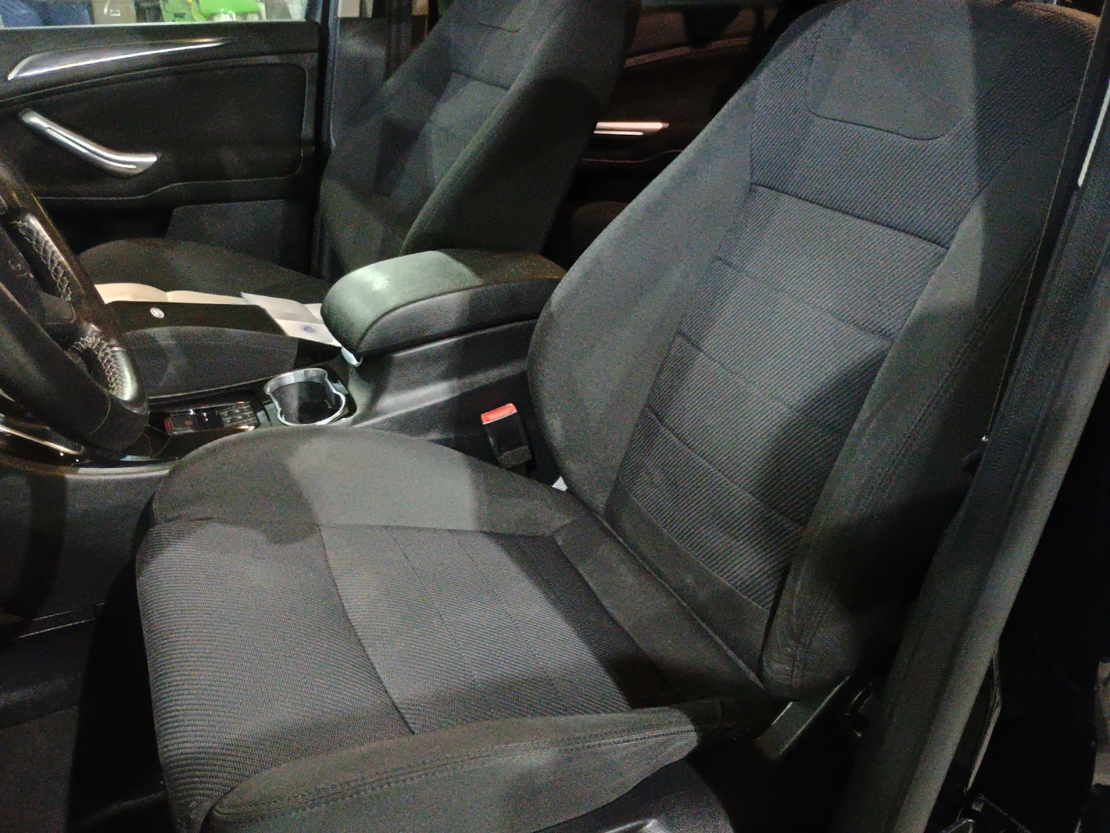 Ford S-Max 2.0D - изображение 6