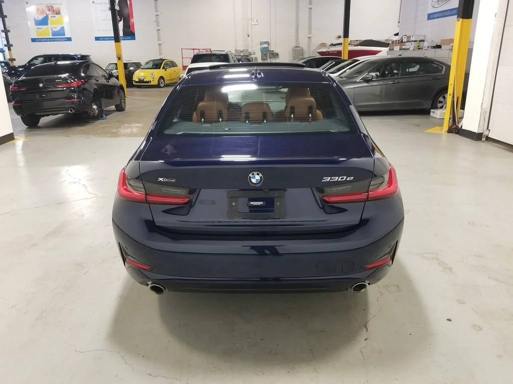 BMW 330 * 330e xDrive * CARFAX * БЕЗ ПЪРВОНАЧАЛНА ВНОСКА - изображение 4