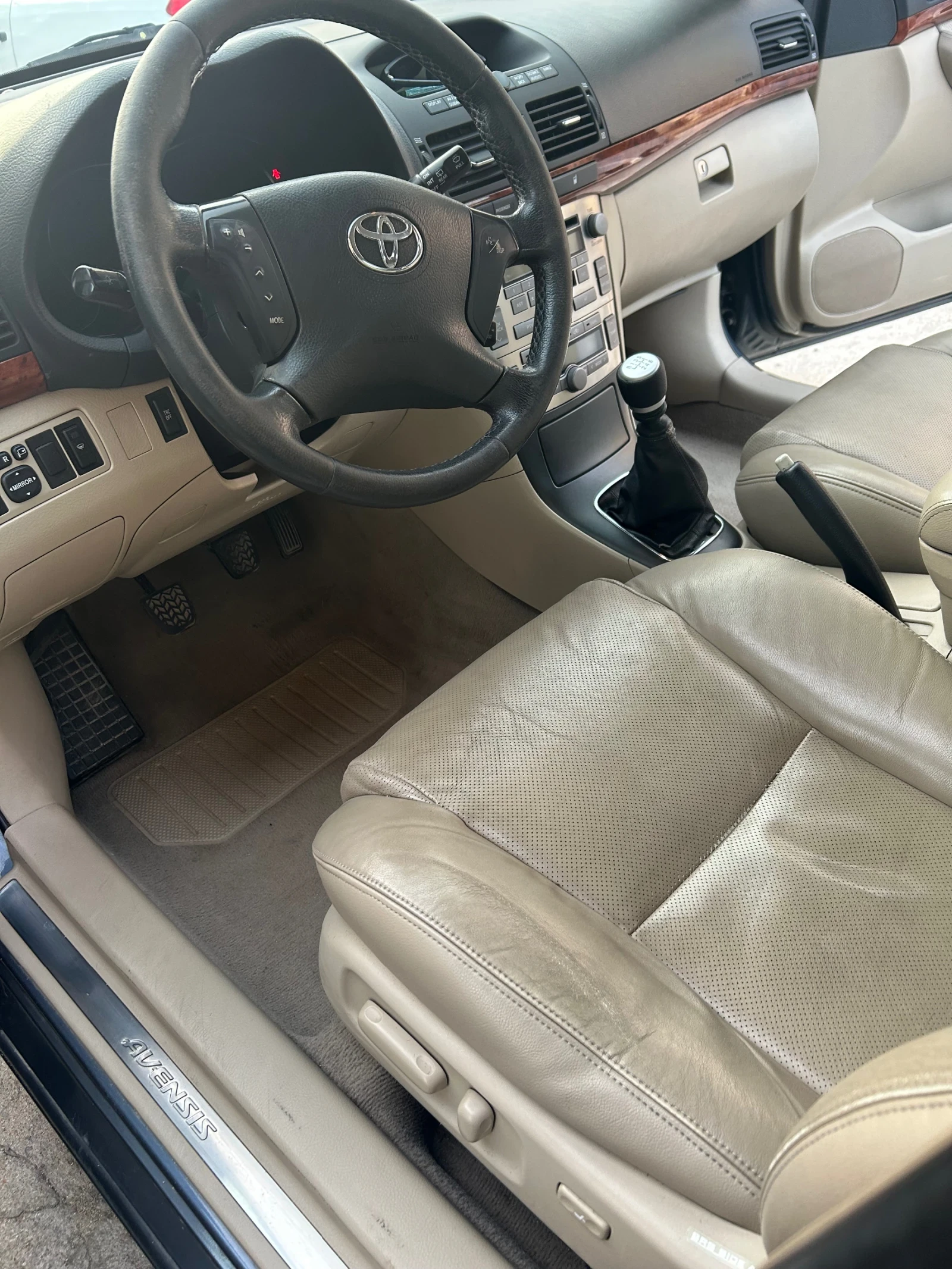 Toyota Avensis  - изображение 8