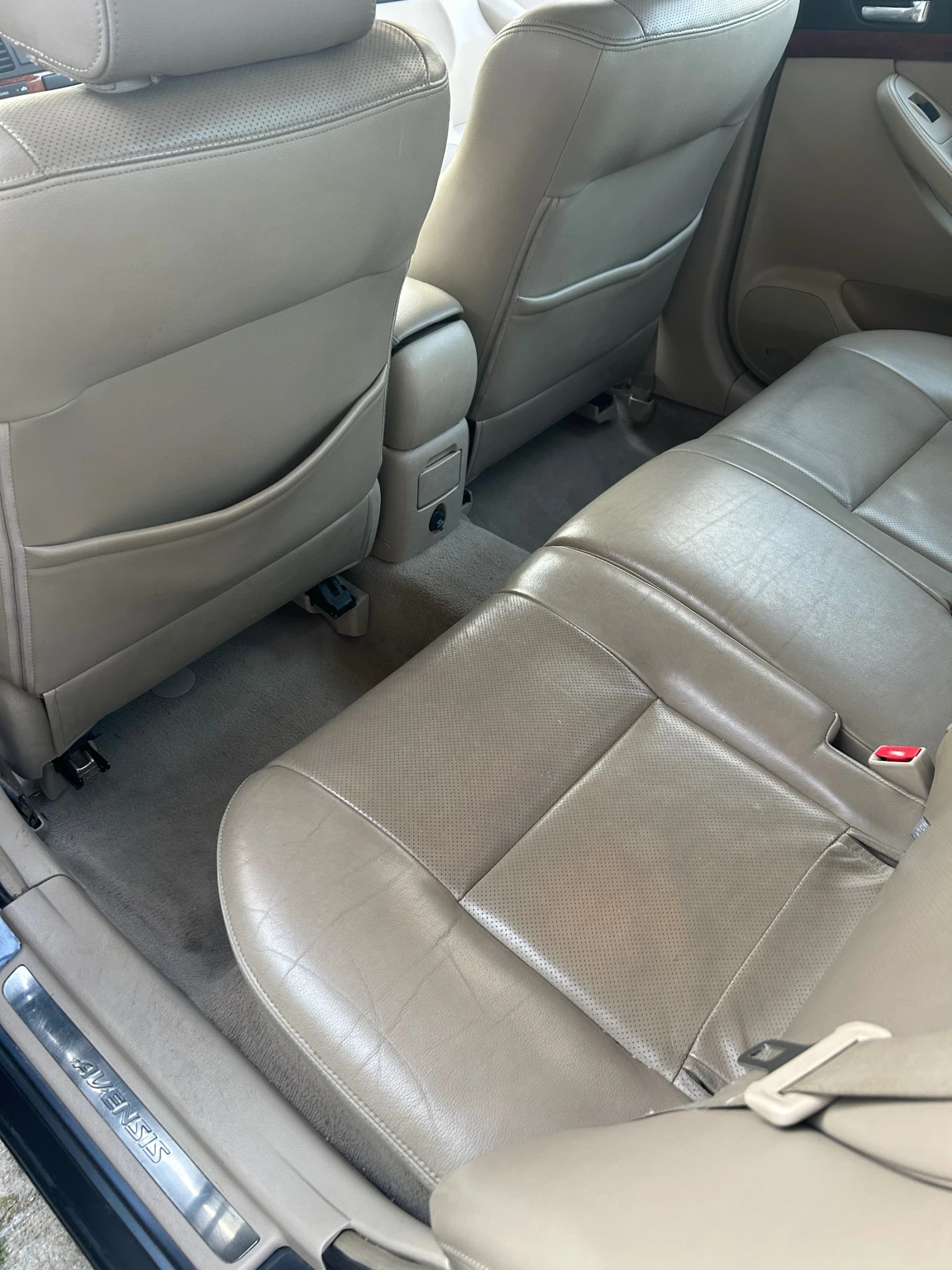 Toyota Avensis  - изображение 10