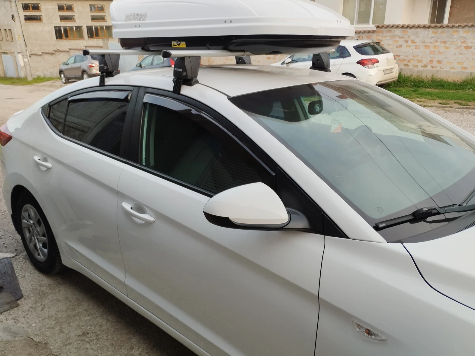 Hyundai Elantra 1, 6 crdi, снимка 5 - Автомобили и джипове - 54183579