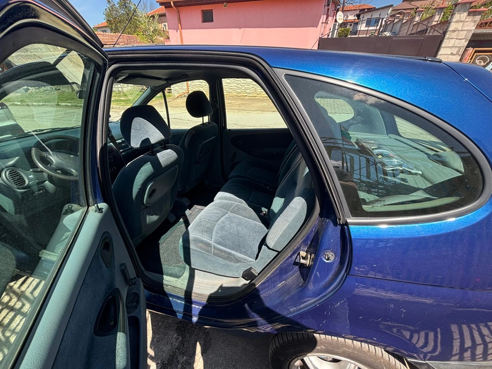 Renault Scenic газова уредба, снимка 5 - Автомобили и джипове - 54323303