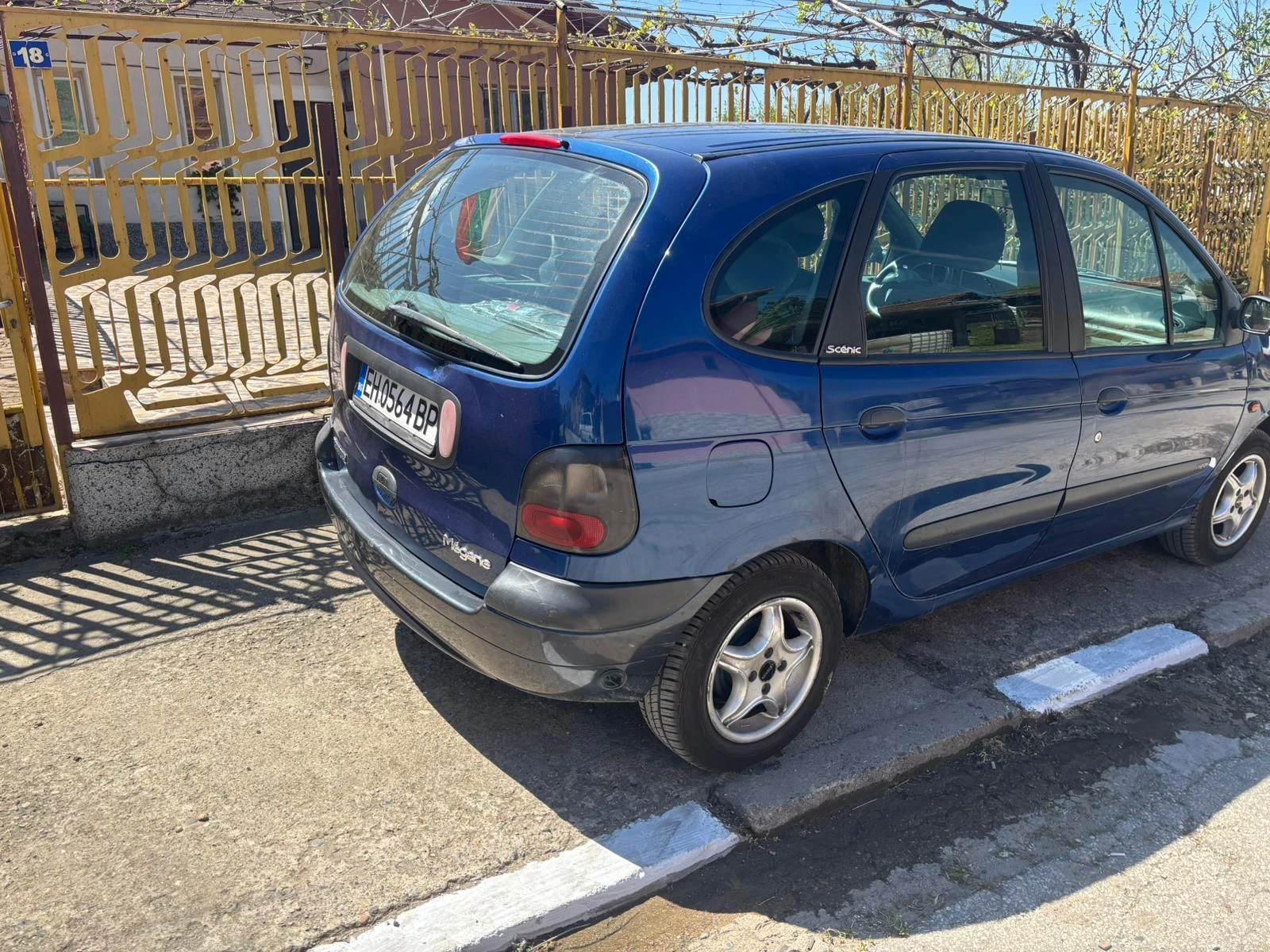 Renault Scenic газова уредба, снимка 3 - Автомобили и джипове - 54323303