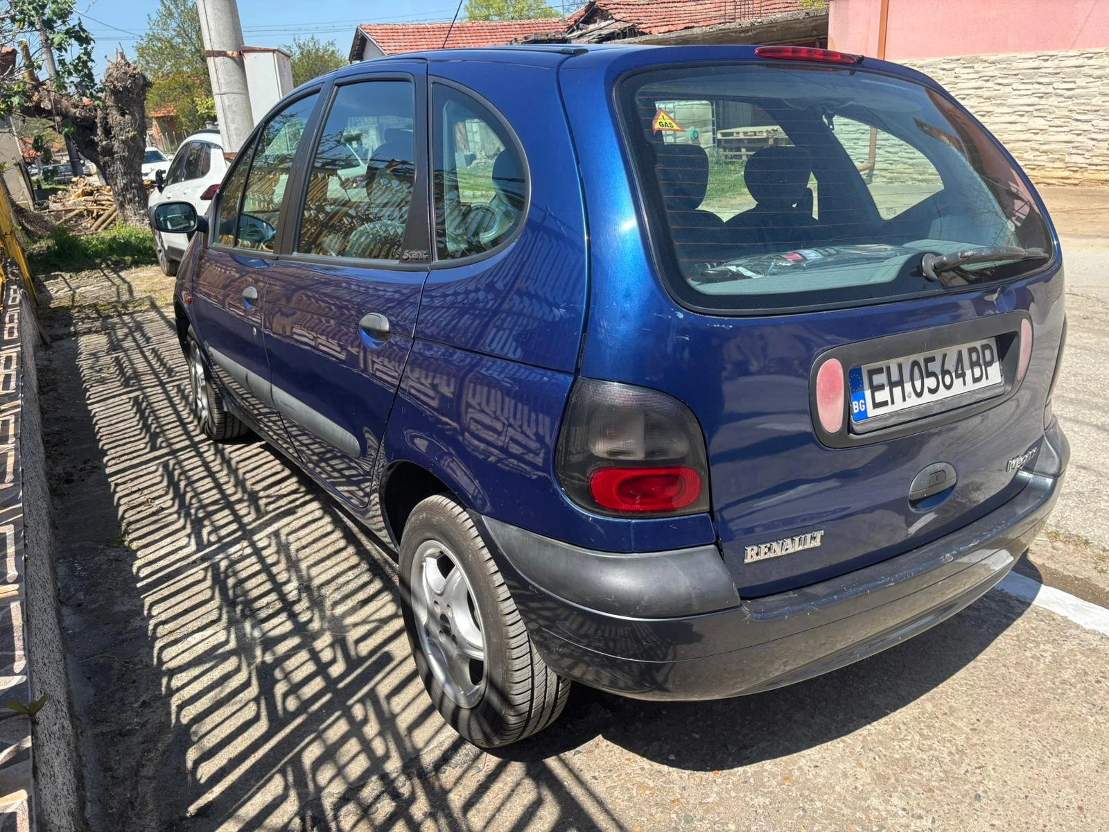 Renault Scenic газова уредба, снимка 4 - Автомобили и джипове - 54323303