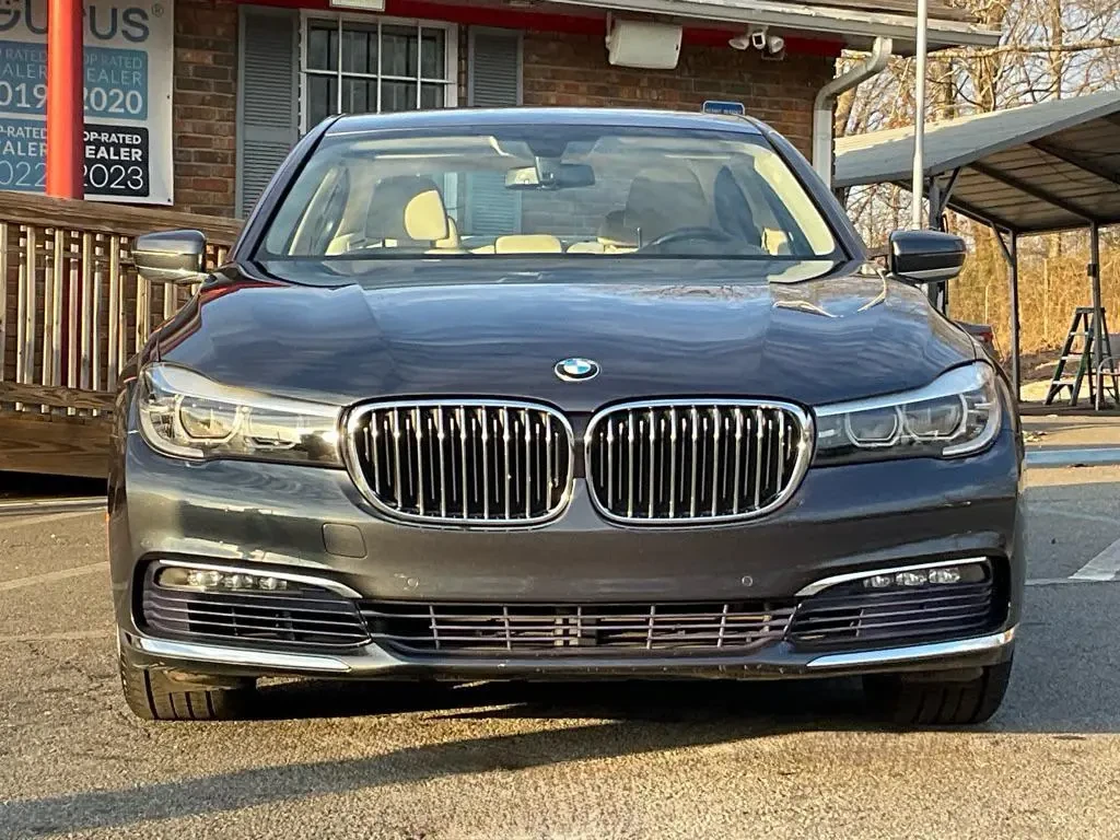 BMW 740 i, снимка 2 - Автомобили и джипове - 55508684