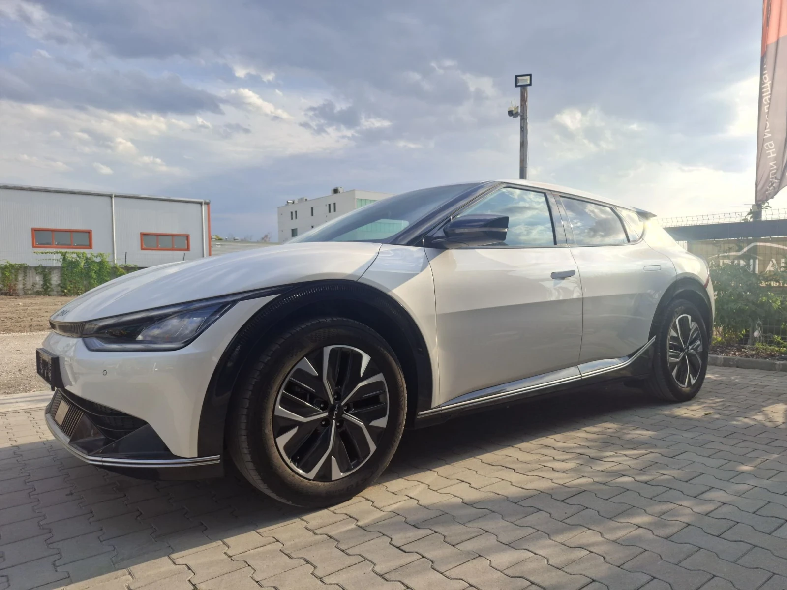 Kia EV6 77.4kw* * Ex* * Longrange Лизинг , снимка 2 - Автомобили и джипове - 55779797