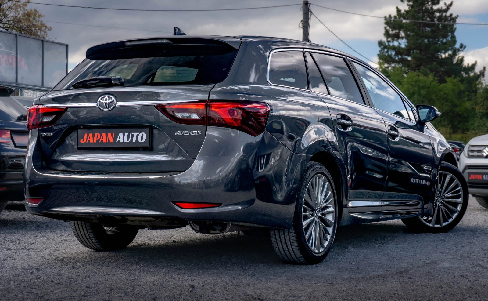 Toyota Avensis 1.8 бензин ТОП! С ГАРАНЦИЯ! , снимка 4 - Автомобили и джипове - 56253571