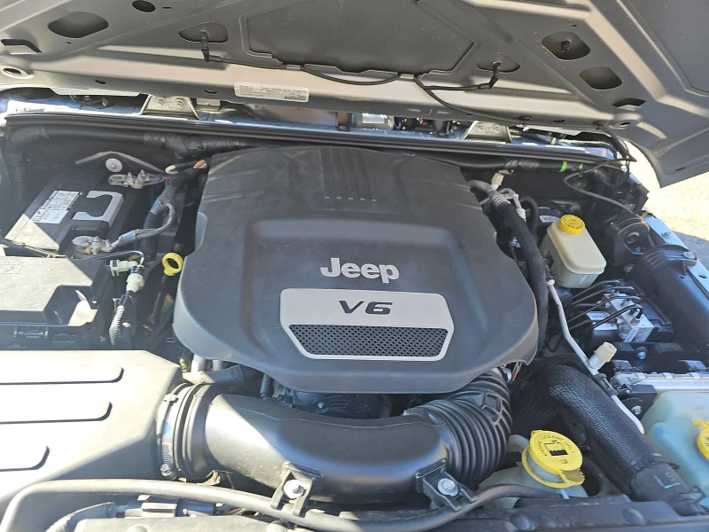 Jeep Wrangler Sport, снимка 14 - Автомобили и джипове - 52518278