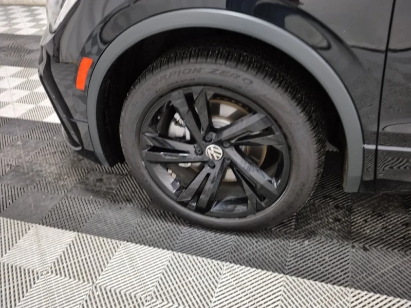 VW Tiguan * COMFORTLINE R LINE BLACK EDITION * CARFAX * , снимка 15 - Автомобили и джипове - 53189034