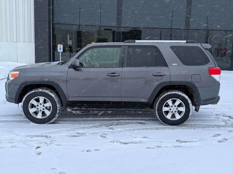 Toyota 4runner CARFAX* АВТОФИНАНСИРАНЕ БЕЗ ПЪРВОНАЧАЛНА ВНОСКА, снимка 2 - Автомобили и джипове - 53244616