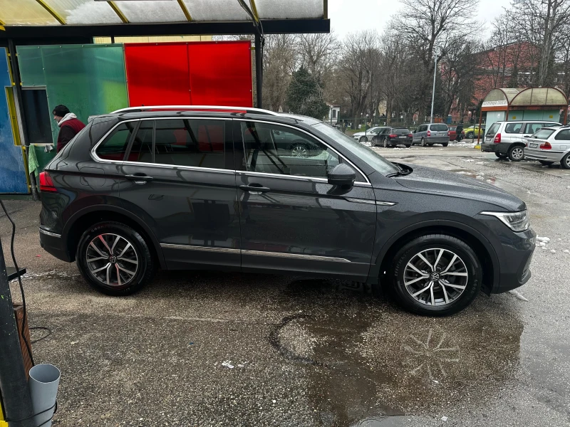 VW Tiguan 2, 0 TDI, снимка 2 - Автомобили и джипове - 53567838