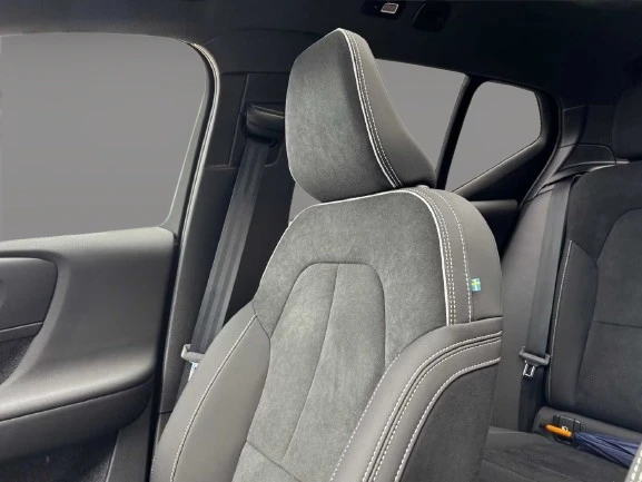 Volvo EX40 = Ultra Black = Heat Pump Гаранция, снимка 5 - Автомобили и джипове - 55099577