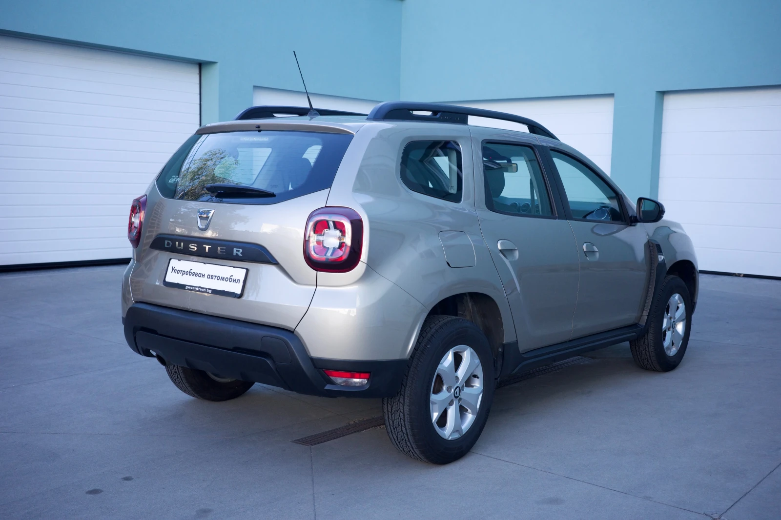 Dacia Duster 1.6 Petrol - изображение 4