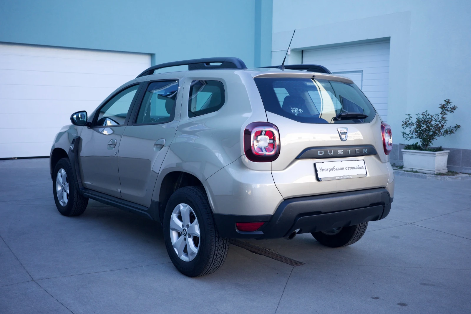 Dacia Duster 1.6 Petrol - изображение 3