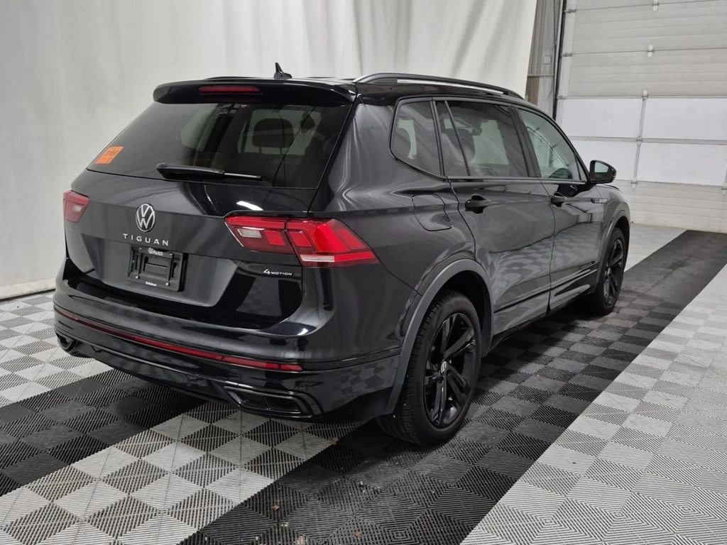 VW Tiguan * COMFORTLINE R LINE BLACK EDITION * CARFAX *  - изображение 3