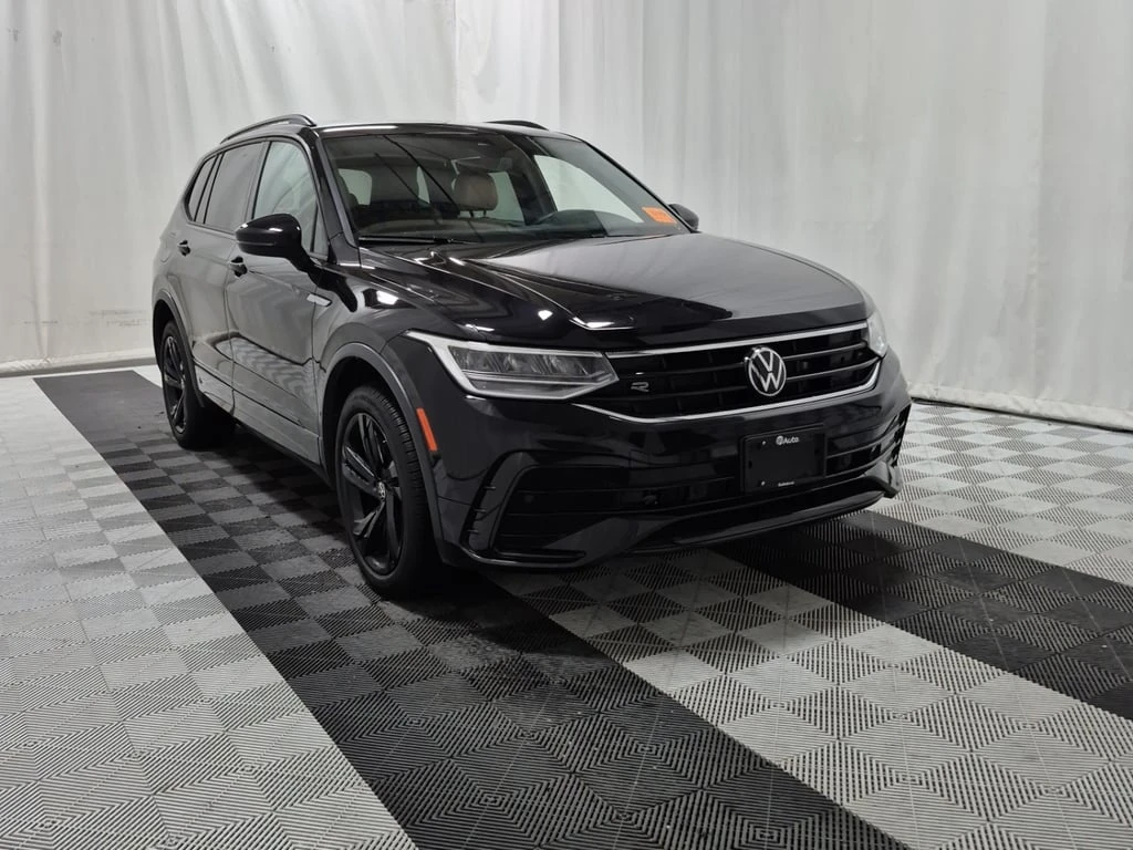 VW Tiguan * COMFORTLINE R LINE BLACK EDITION * CARFAX *  - изображение 2