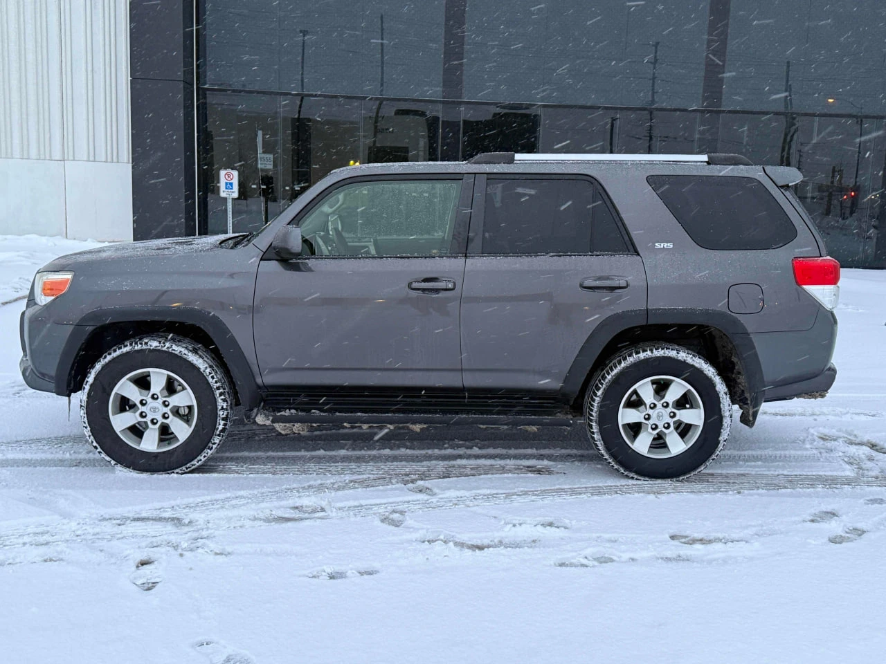 Toyota 4runner CARFAX* АВТОФИНАНСИРАНЕ БЕЗ ПЪРВОНАЧАЛНА ВНОСКА - изображение 2