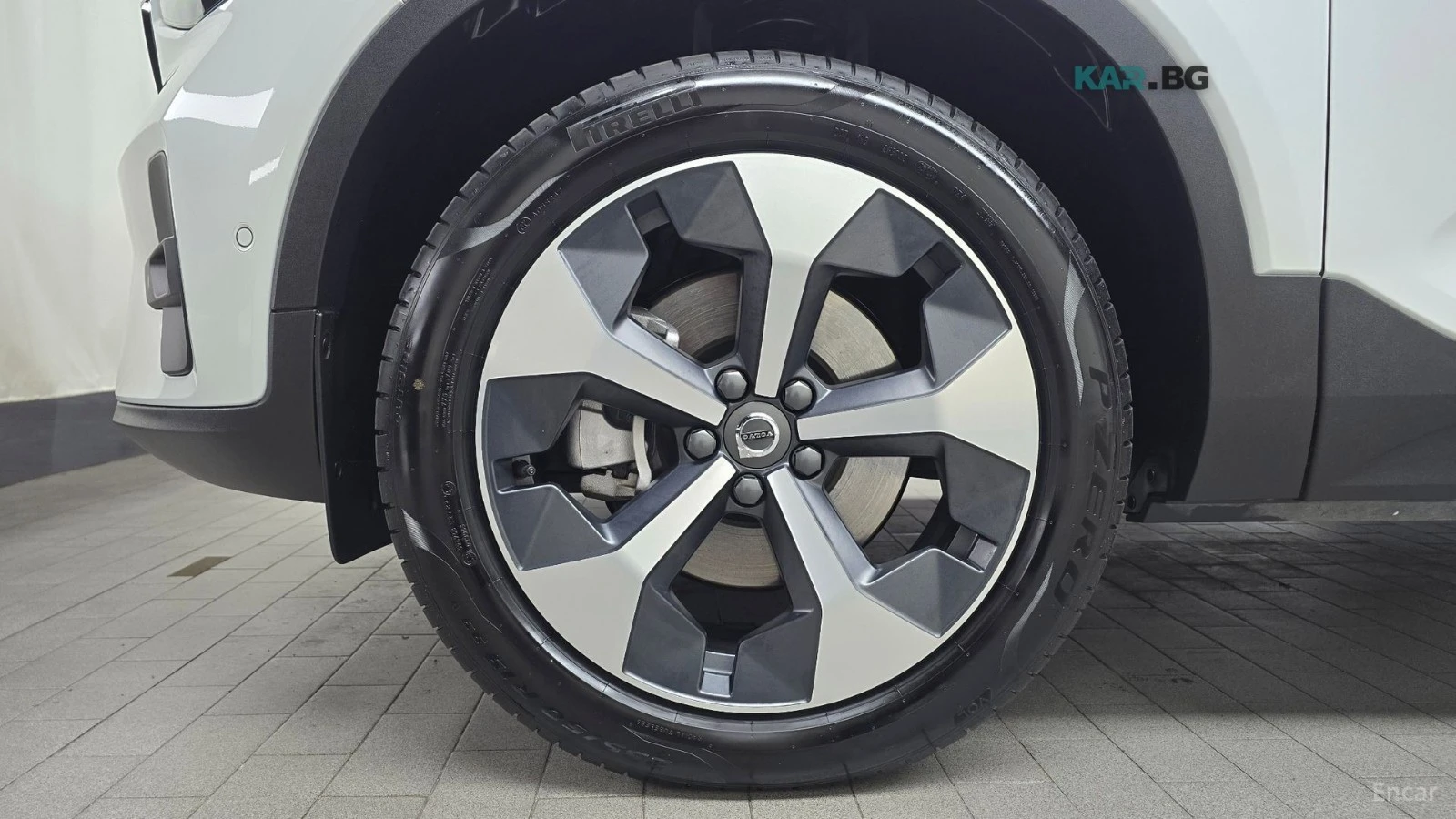 Volvo XC40 B4 Ultra Bright* КОЖА* НАВИ* ПАНО* 360, снимка 5 - Автомобили и джипове - 55264774