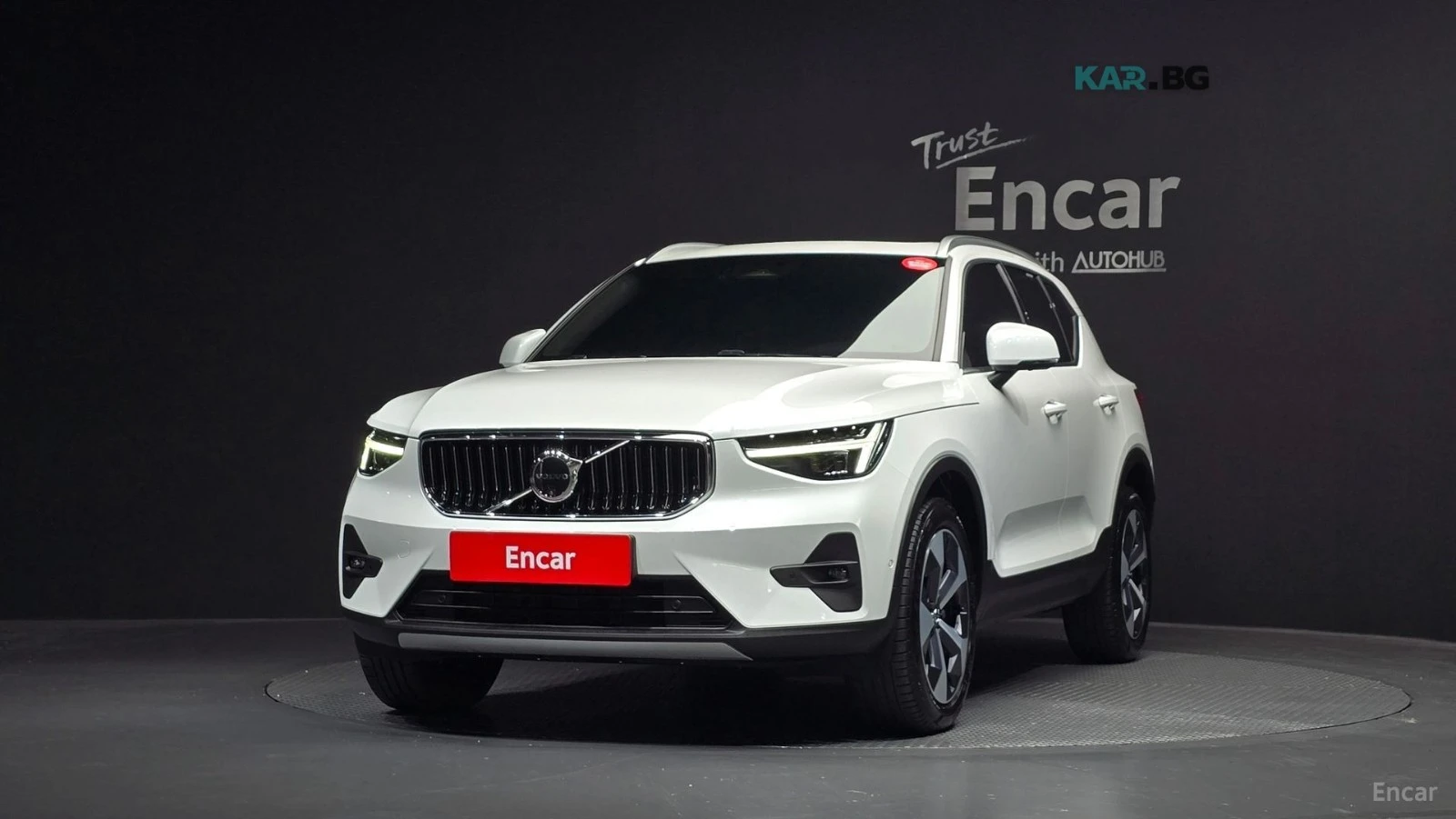 Volvo XC40 B4 Ultra Bright* КОЖА* НАВИ* ПАНО* 360, снимка 3 - Автомобили и джипове - 55264774