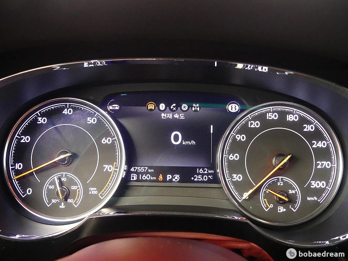 Bentley Bentayga V8* ЛЮК* ОБДУХВАНЕ* МАСАЖ* HUD* 360* КРАЙНА ЦЕНА, снимка 8 - Автомобили и джипове - 55336475