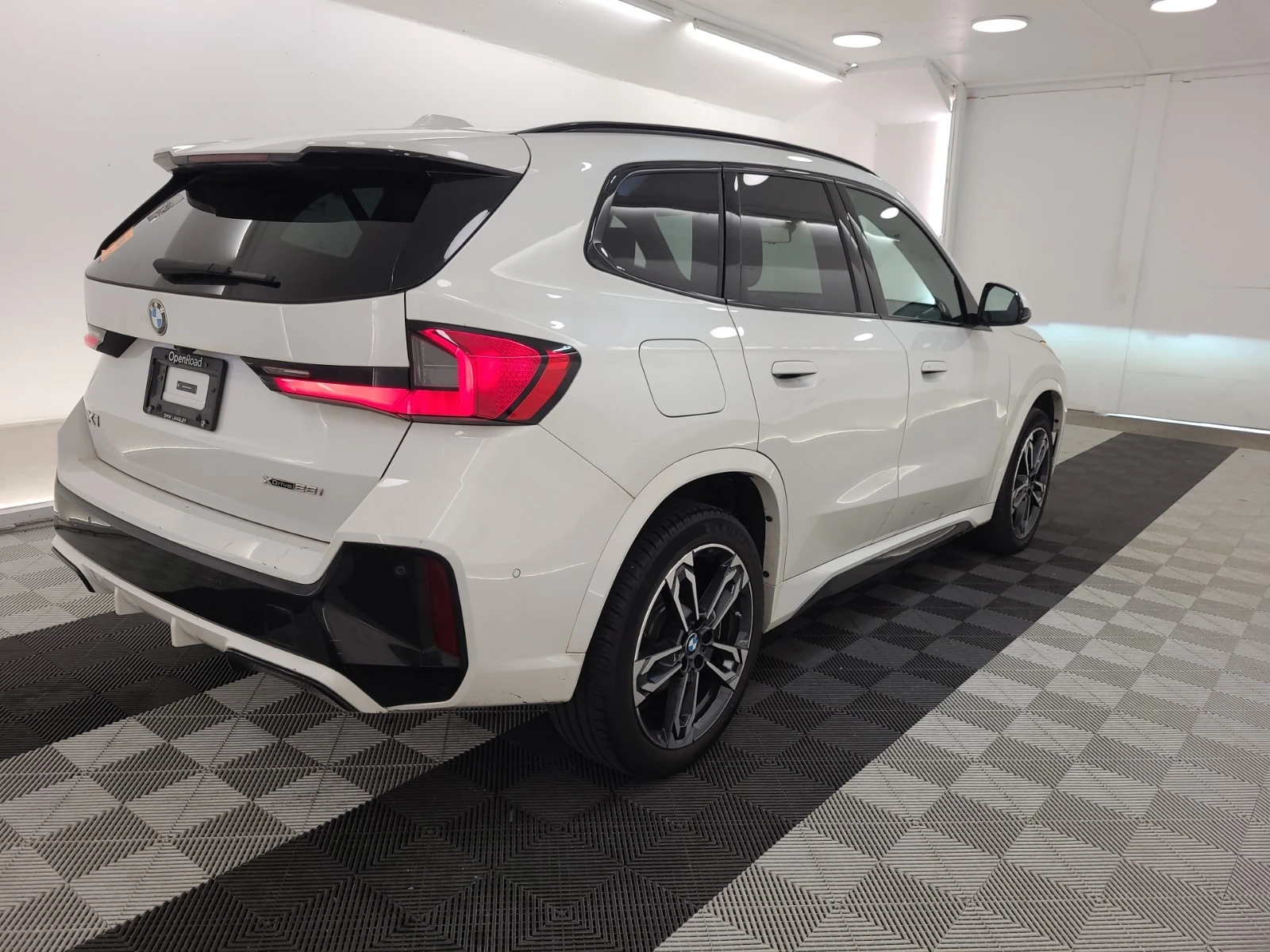 BMW X1, снимка 4 - Автомобили и джипове - 55930143