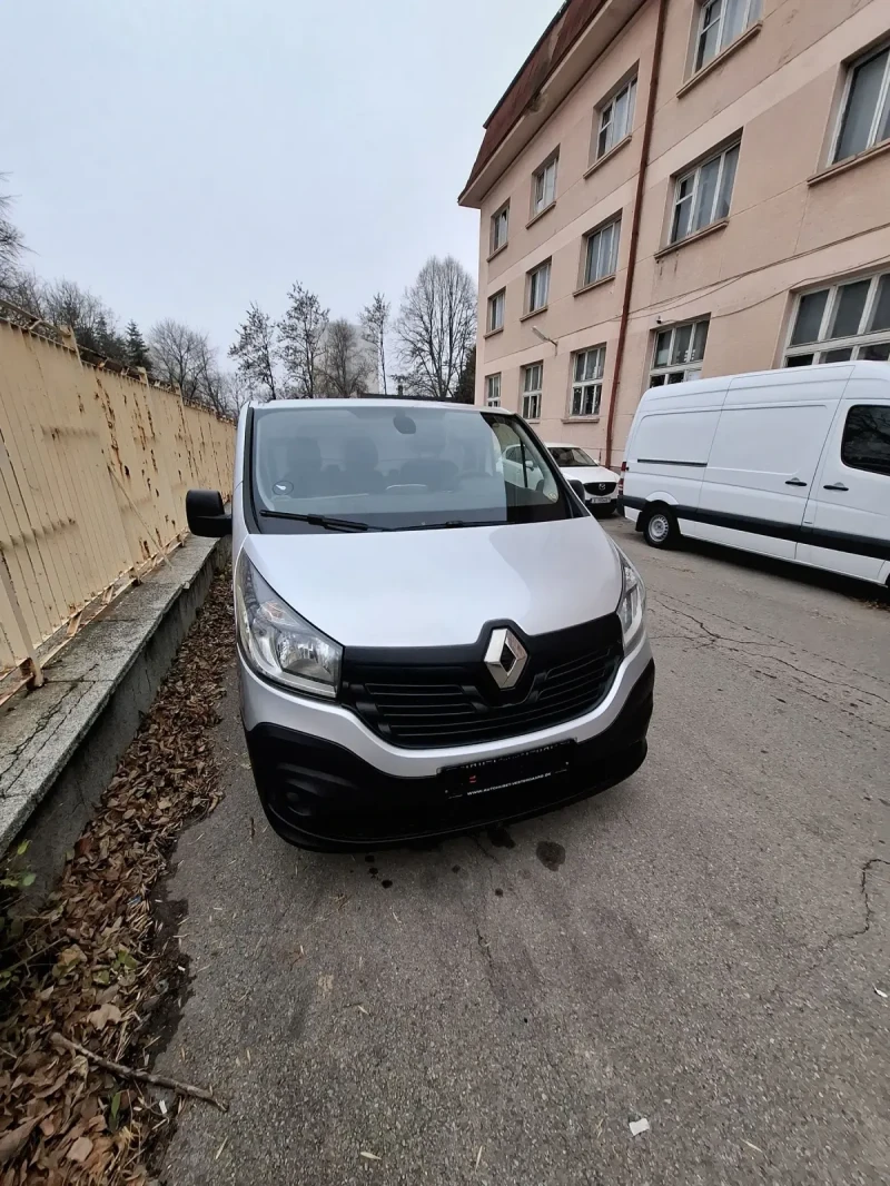 Renault Trafic 2.0dci, 120p.s., снимка 1 - Бусове и автобуси - 48444287