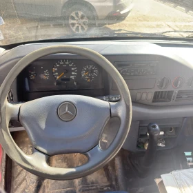Mercedes-Benz 310, снимка 4
