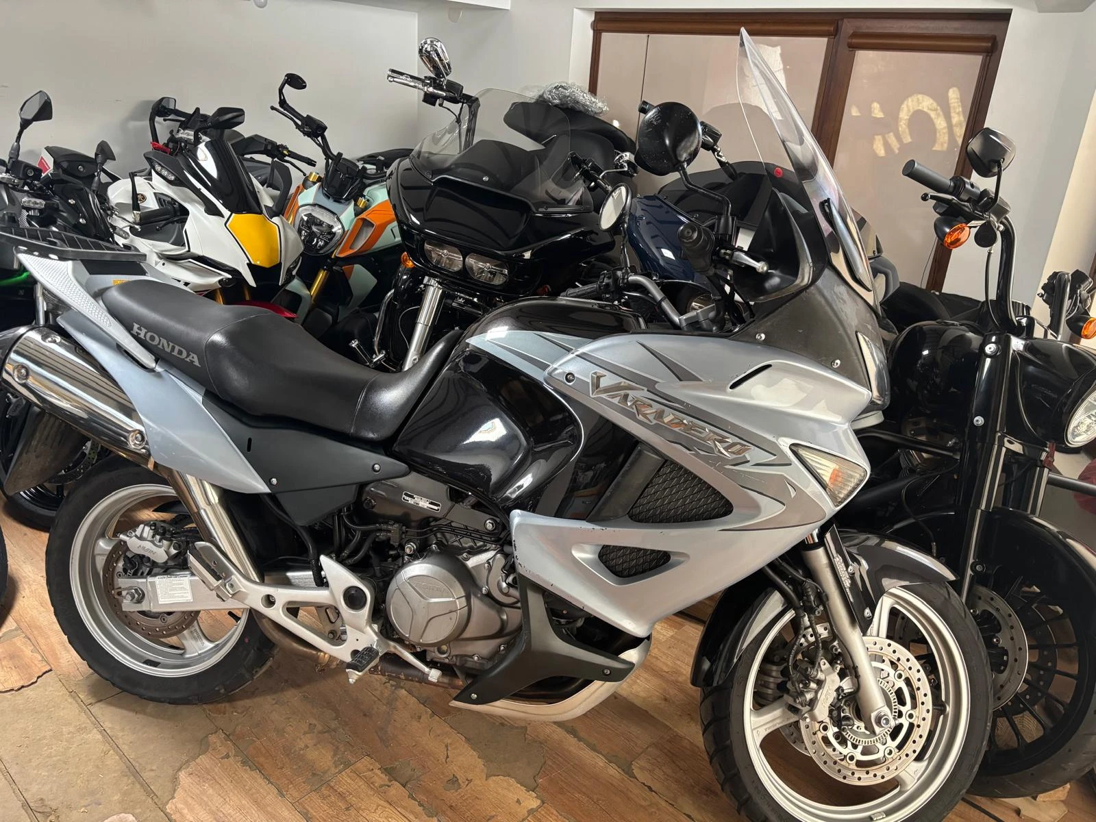 Honda Varadero 1000 АBS!!!!, снимка 10 - Мотоциклети и мототехника - 52634821