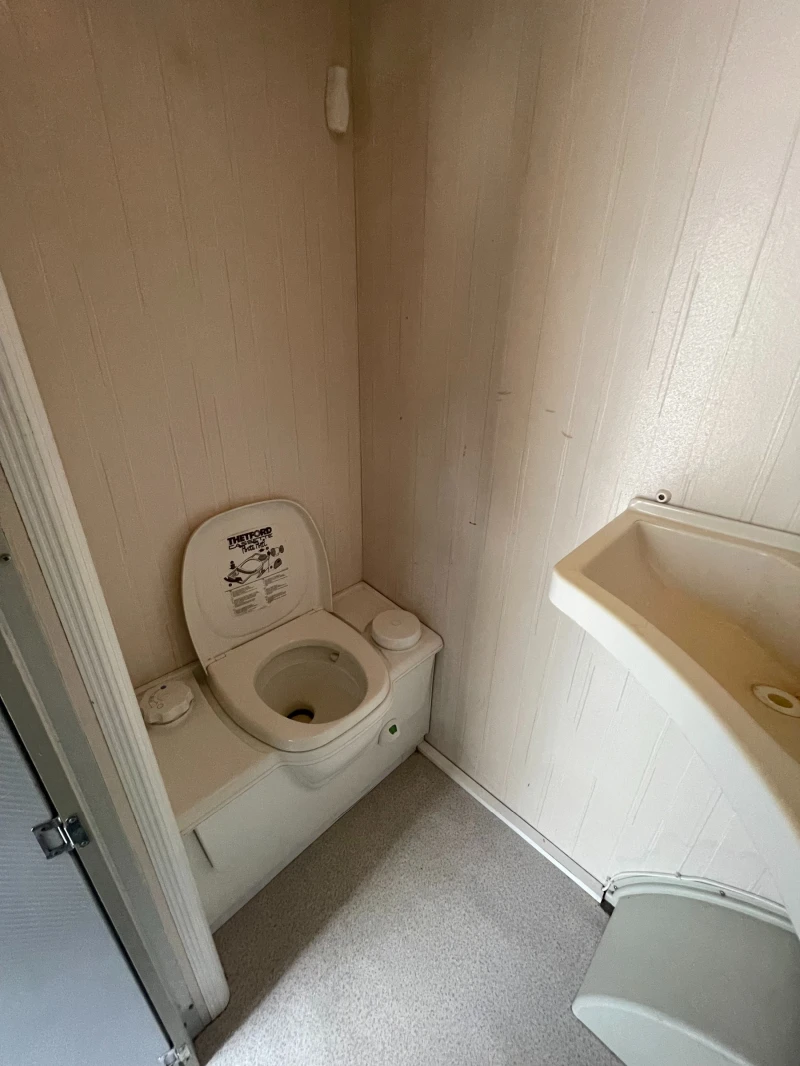 Каравана KIP 40 delux, снимка 11 - Каравани и кемпери - 52477078