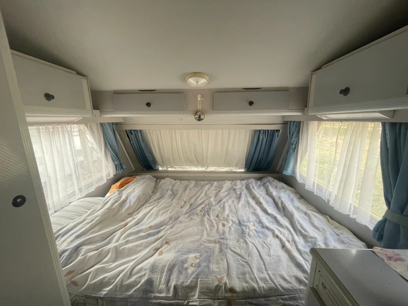 Каравана KIP 40 delux, снимка 3 - Каравани и кемпери - 52477078