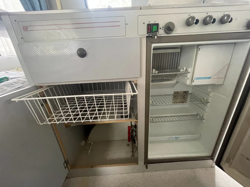 Каравана KIP 40 delux, снимка 8 - Каравани и кемпери - 52477078