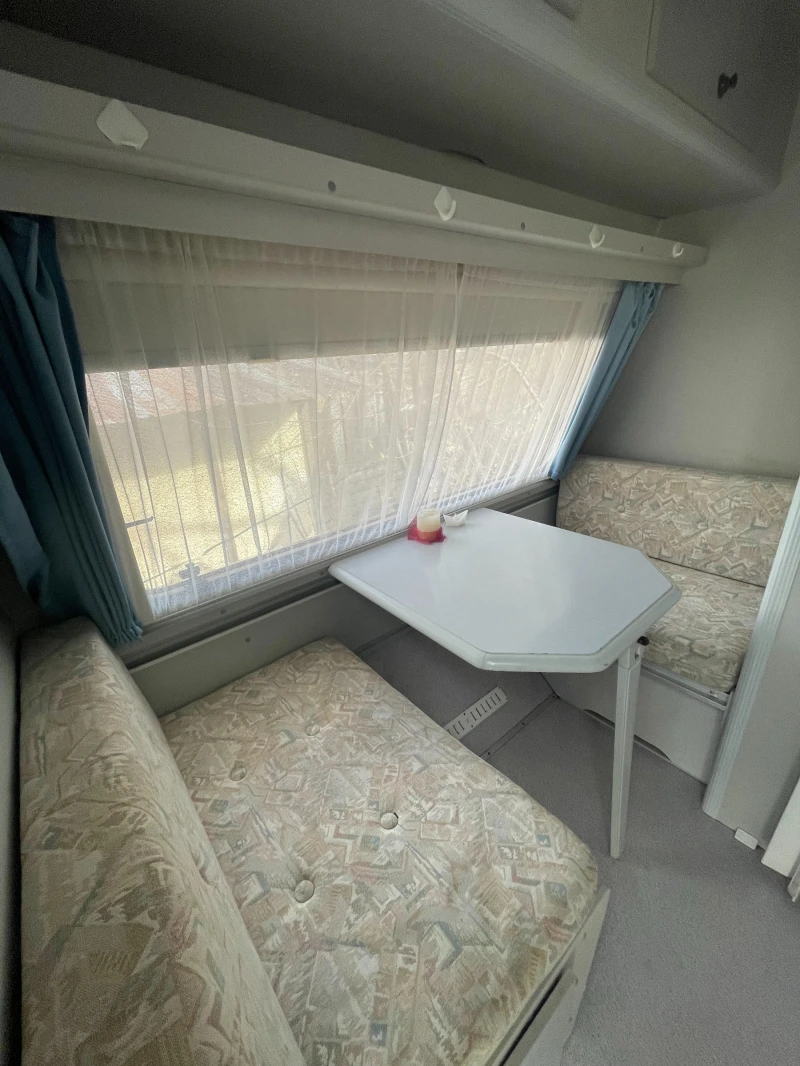 Каравана KIP 40 delux, снимка 4 - Каравани и кемпери - 52477078