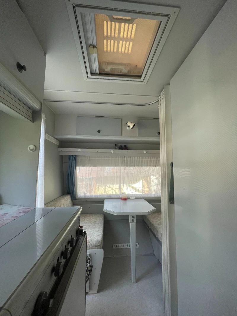 Каравана KIP 40 delux, снимка 5 - Каравани и кемпери - 52477078