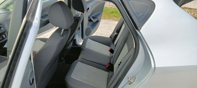 Seat Ibiza, снимка 10 - Автомобили и джипове - 40215778