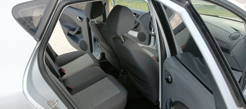 Seat Ibiza, снимка 11 - Автомобили и джипове - 40215778
