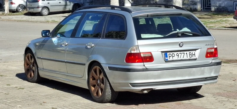 BMW 320, снимка 15 - Автомобили и джипове - 47439963