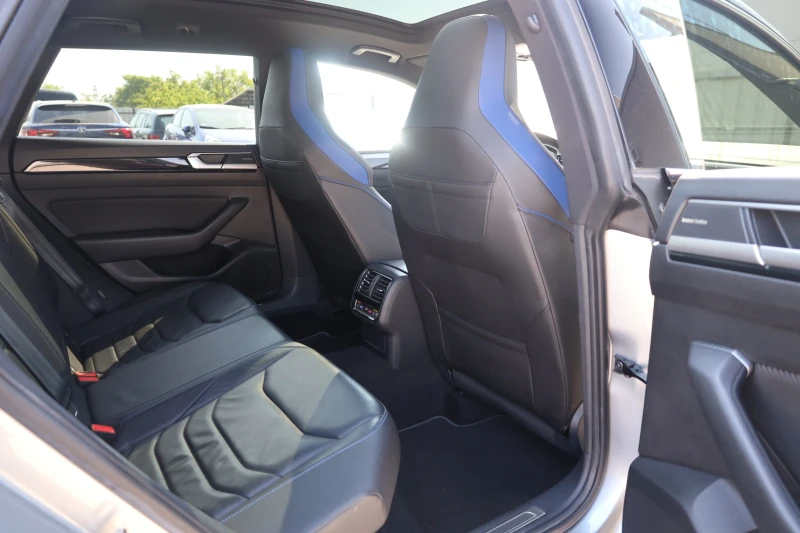 VW Arteon R SB 2.0TSI 4x4 Pano KeyGO H/K KAM ACC HuD #iCarbg, снимка 8 - Автомобили и джипове - 50983677