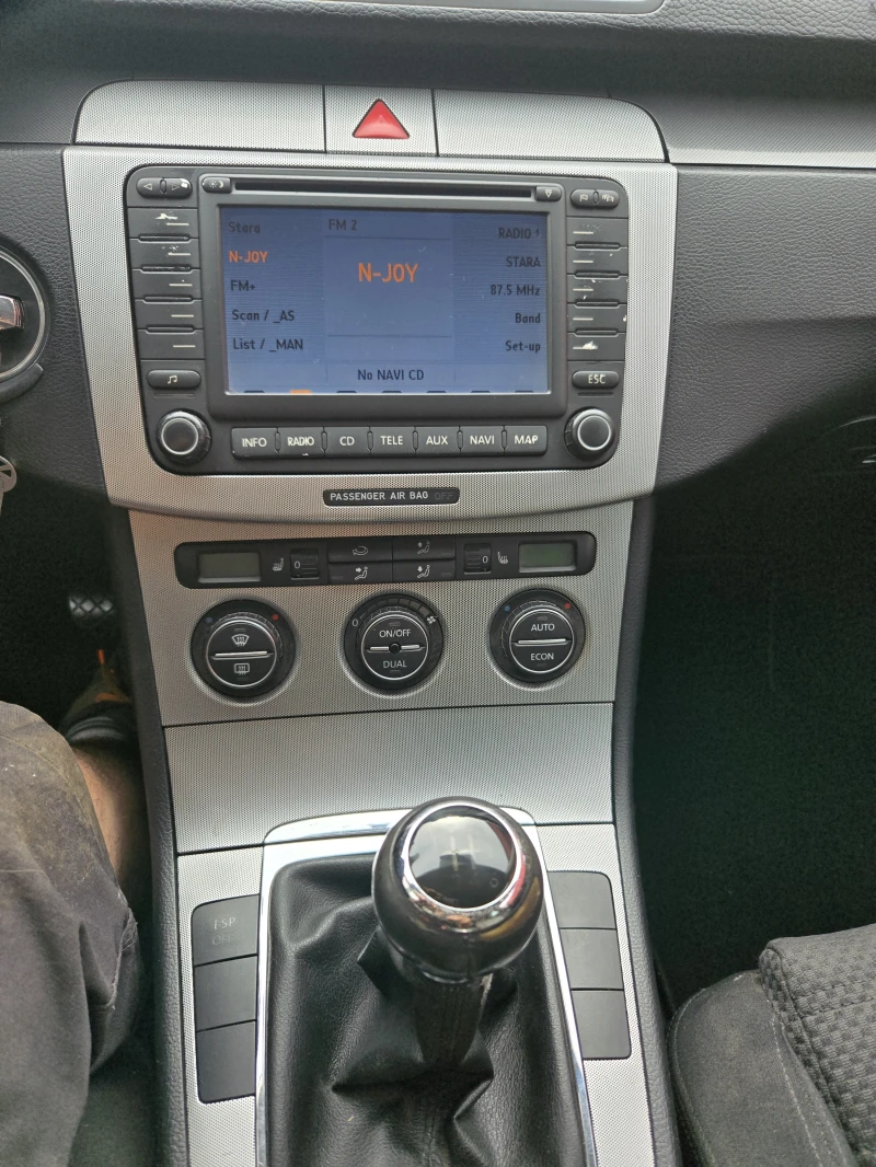 VW Passat B6, снимка 10 - Автомобили и джипове - 52928225