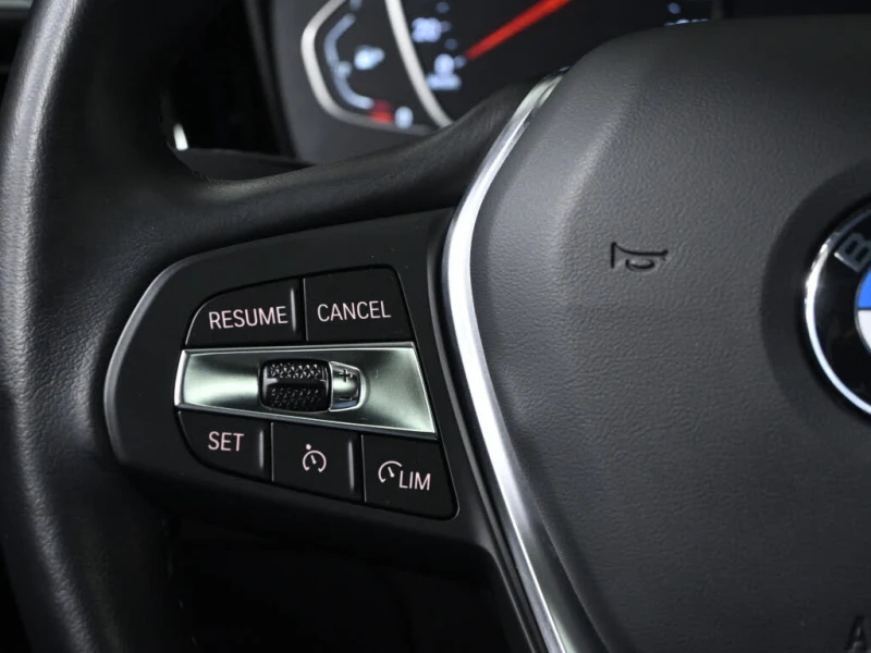 BMW 330 330i xDrive AWD * АвтоКредит* (ЦЕНА ДО БГ), снимка 11 - Автомобили и джипове - 52536470