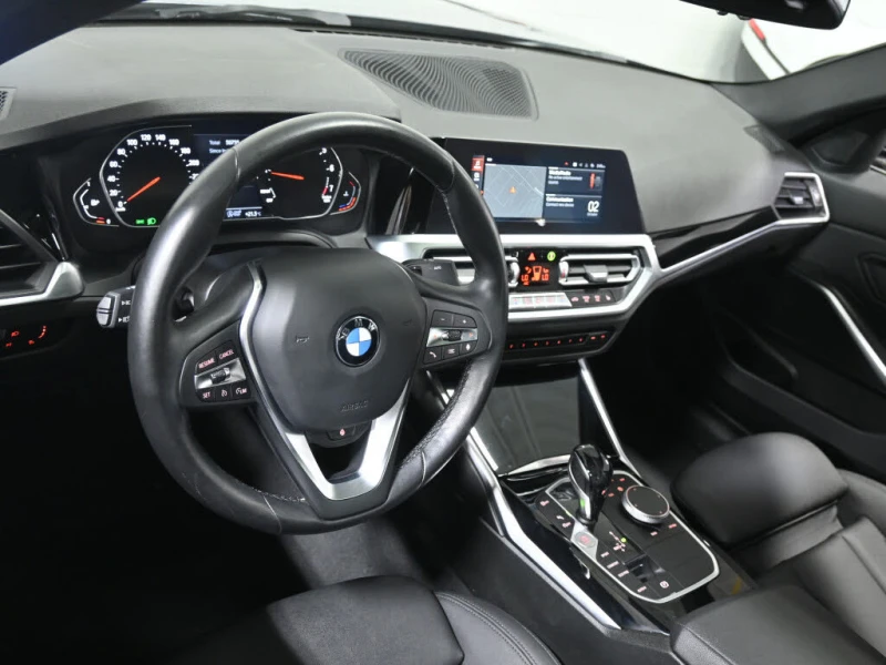 BMW 330 330i xDrive AWD * АвтоКредит* (ЦЕНА ДО БГ), снимка 8 - Автомобили и джипове - 52536470