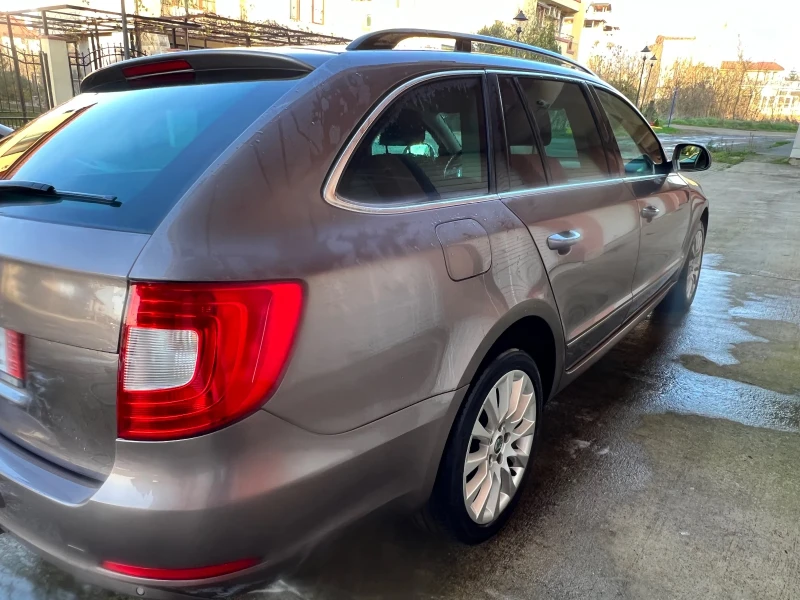 Skoda Superb 2.0 TDI CR, TUV, NAVI, XEN, снимка 4 - Автомобили и джипове - 52670970