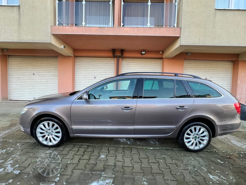 Skoda Superb 2.0 TDI CR, TUV, NAVI, XEN, снимка 3 - Автомобили и джипове - 52670970