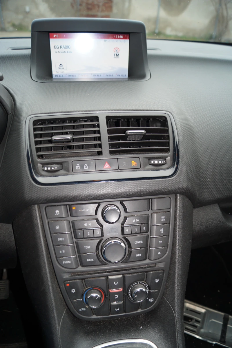 Opel Meriva 1.6d , снимка 16 - Автомобили и джипове - 53457387