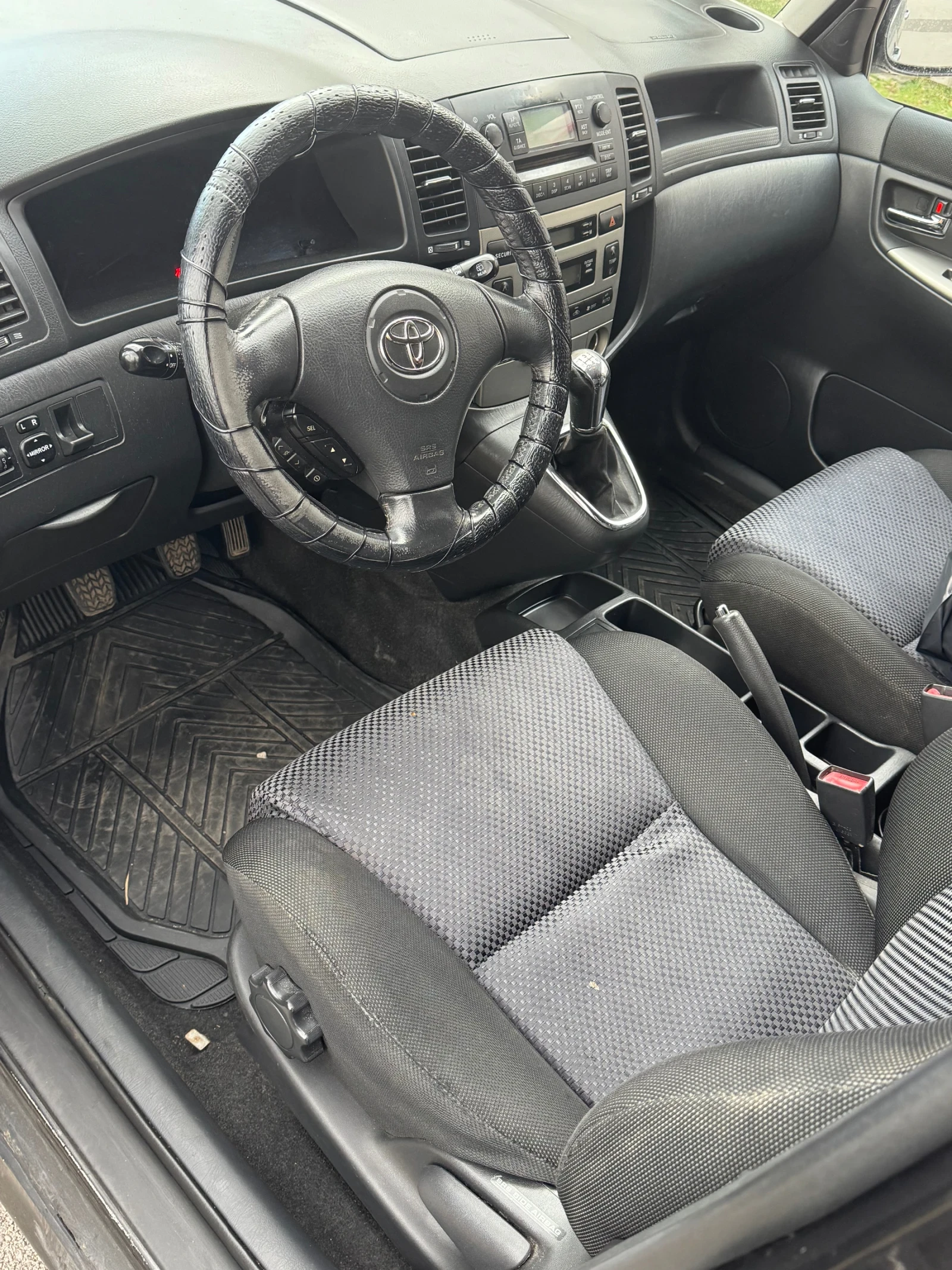 Toyota Corolla verso  - изображение 8
