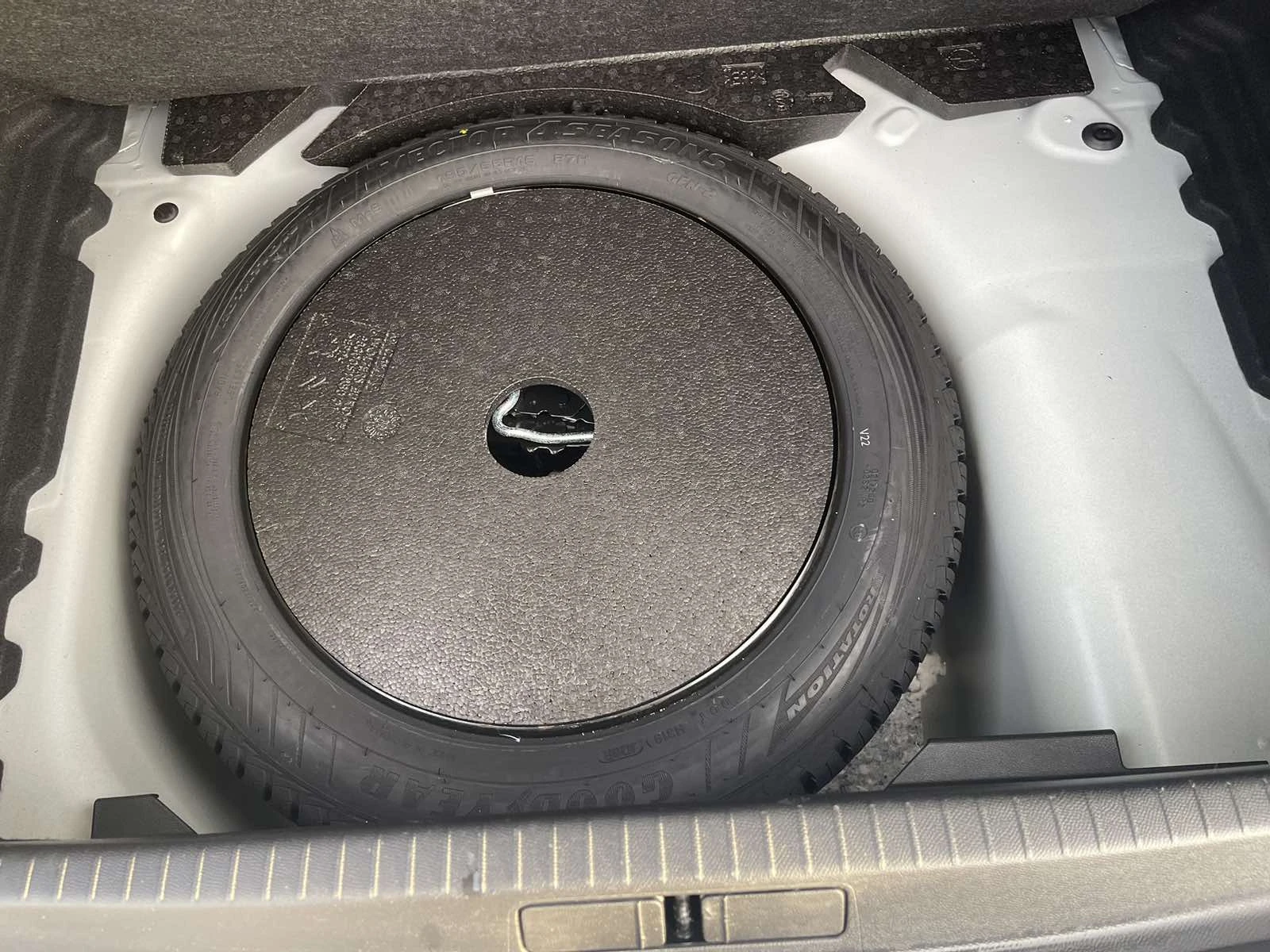 Opel Corsa Edition - изображение 8