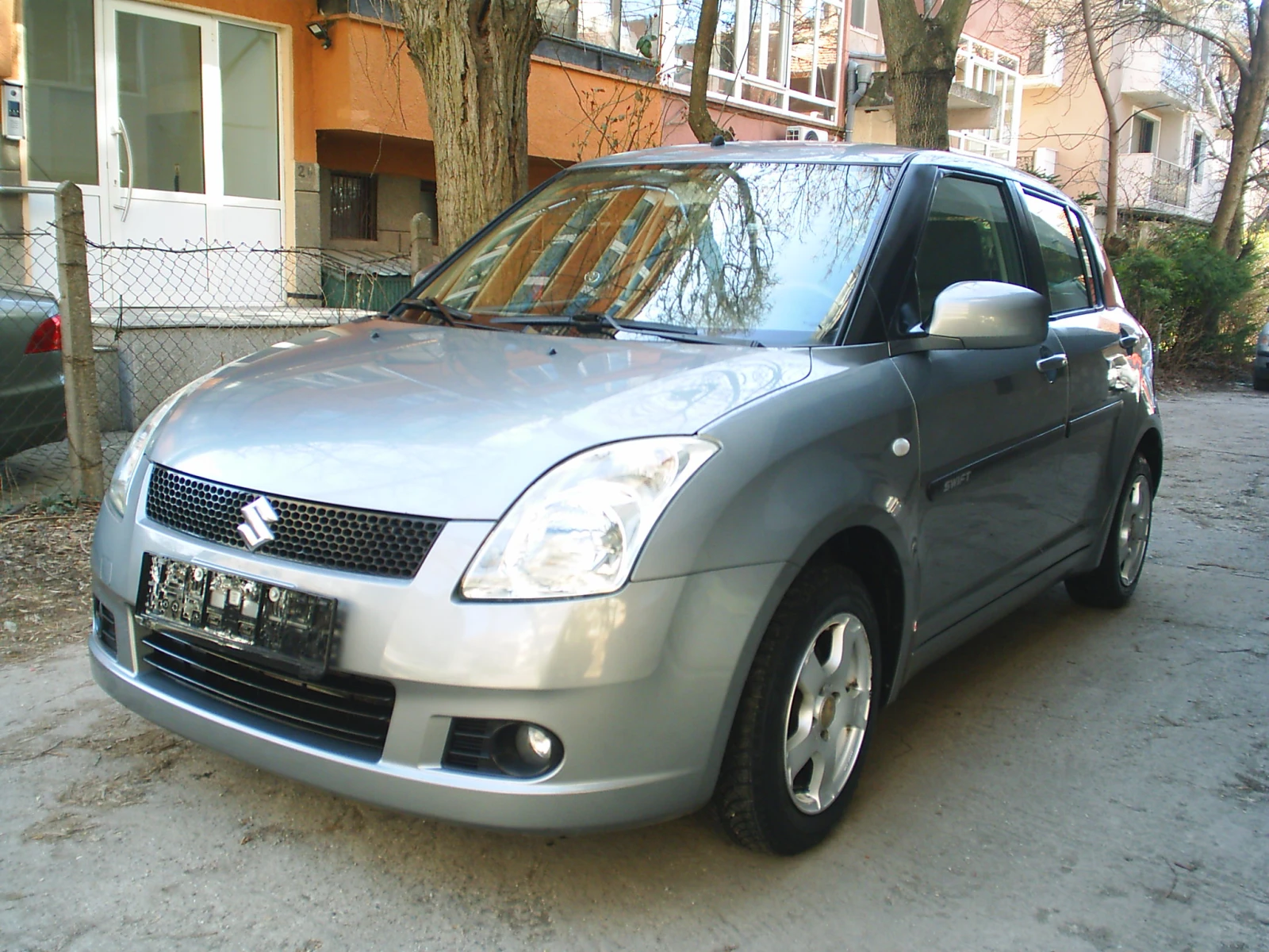 Suzuki Swift 1.3 16V 90k.c.