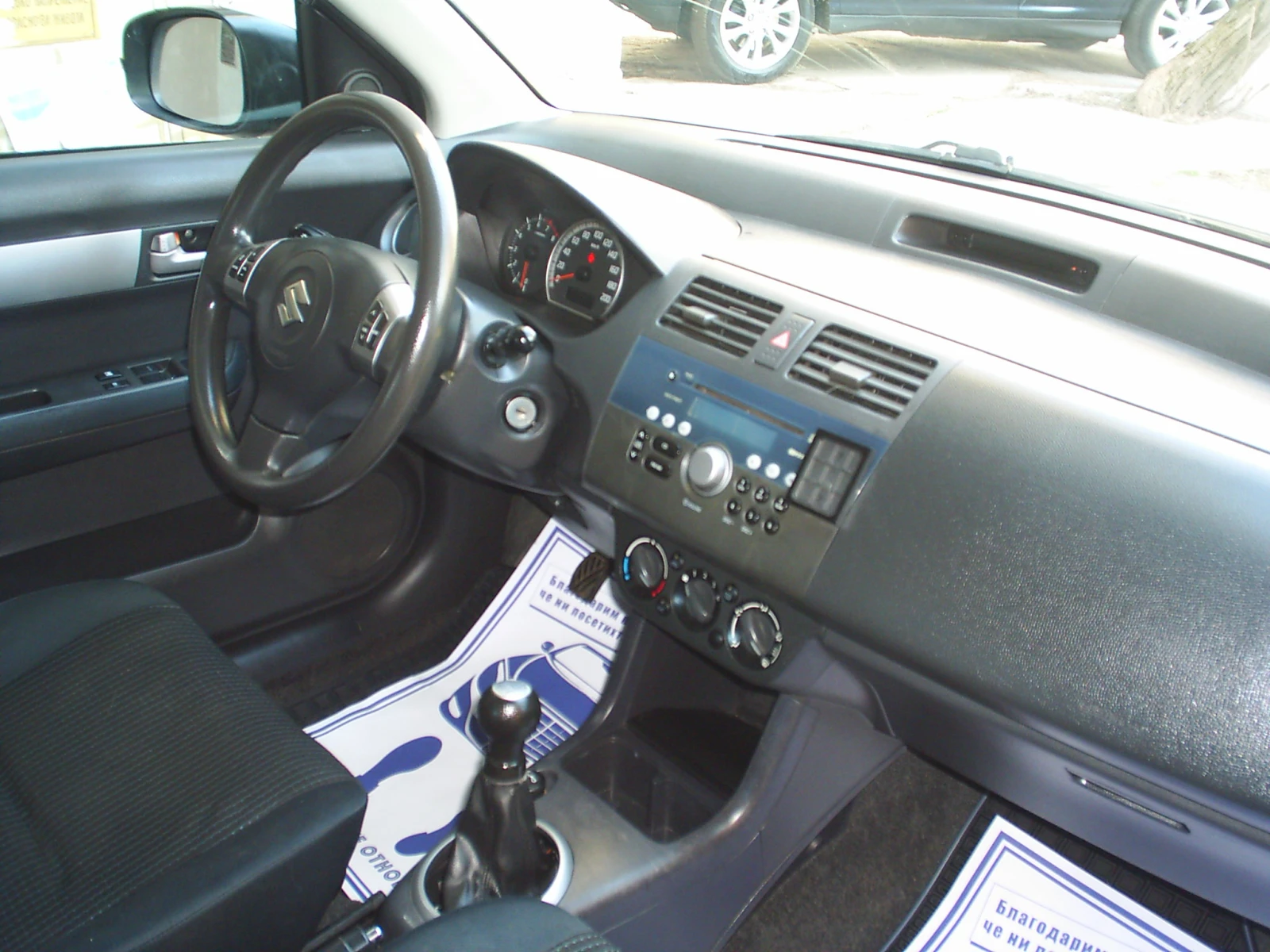 Suzuki Swift 1.3 16V 90k.c., снимка 11 - Автомобили и джипове - 53838132