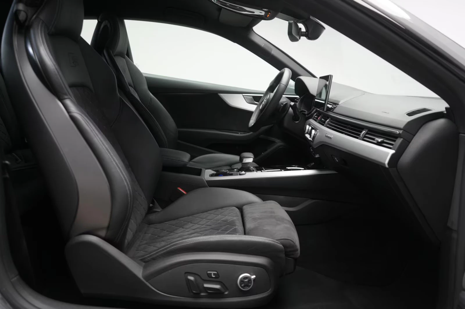 Audi A5 45TFSI/265HP/COUPE/QUATTRO/S-LINE/MASSAGE/943g, снимка 14 - Автомобили и джипове - 53894334