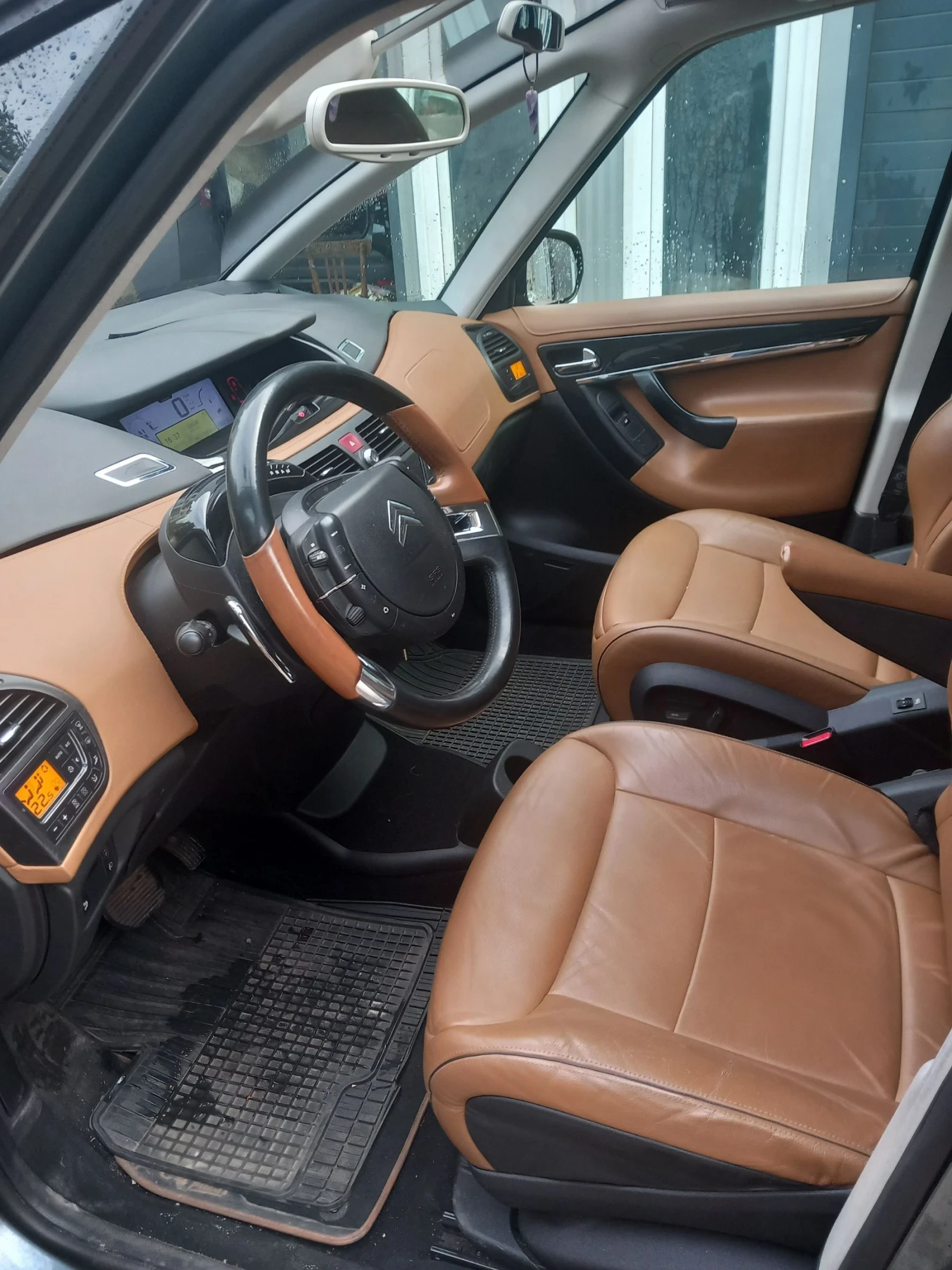 Citroen C4 Picasso 2.0HDi, снимка 10 - Автомобили и джипове - 54207717